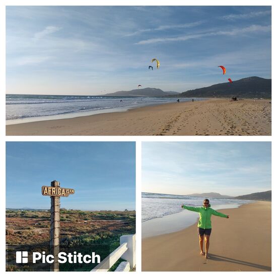 Der Strand- 3 km vor Tarifa- ist wunderschön,  und noch unverbaut, toll die Weite, vereinzelt nur ein paar Kitesurfer...