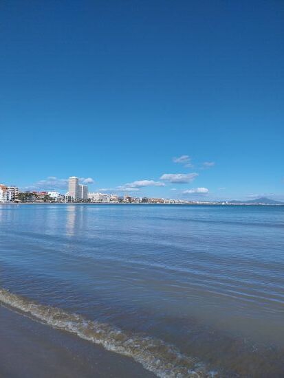 Peñiscola-Richtung Norden die übliche spanische Küste mit zahlreichen Hochhäusern