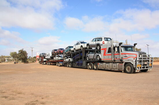 53,5 m Roadtrain in Glendambo