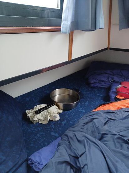 Ein Leck in der Steuerbordkoje