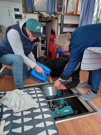 Nachfüllen von 10 l Motoröl