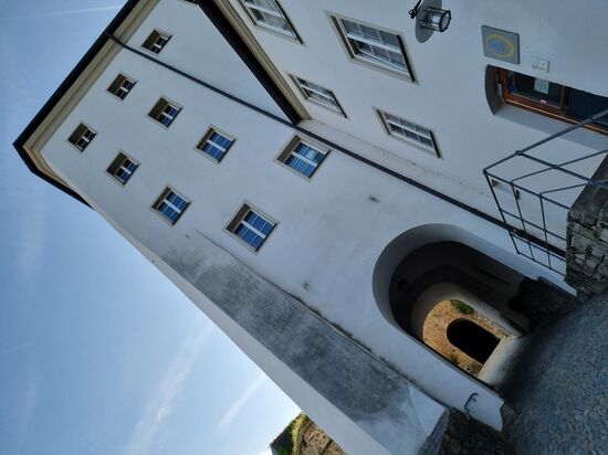 Jugendherberge in Passau, die Burg auf dem Berg hoch über der Stadt.