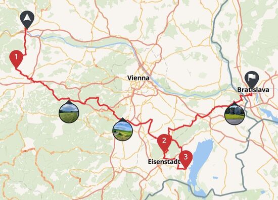 Am Morgen fuhren wir als erstes über FLINSBACH, ja, das Österreichische FLINSBACH, ich wollte da schon immer hin, ich wohne ja im Deutschen FLINSBACH. Tageskilometer : 248. Leider fürchterlichen Regen den ganzen Tag, keiner hat fotografiert in dem nassen Elend.
