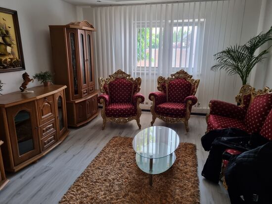 Aussergewöhnliches Ambiente in UNSEREM Haus für eine Nacht.