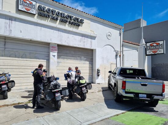 Motorradabgabe bei Eagle Rider.