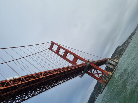 Golden Gate von unten.