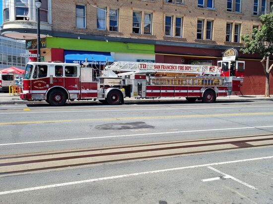 Riesiger Feuerwehrtruck.