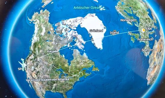 Flugroute, knapp 11 Stunden, Start um 16.30 Uhr am Freitag in San Francisco, Landung um 12.30 Uhr am Samstag in Frankfurt am Main.