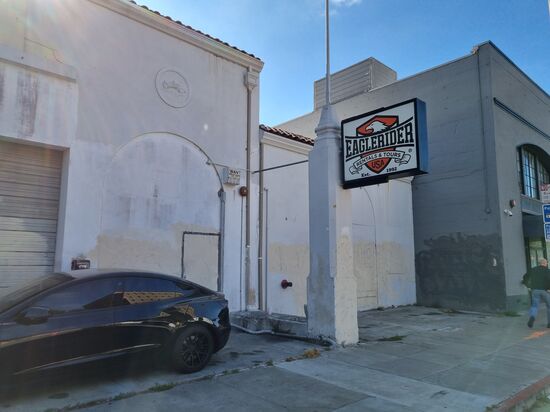 Eagle Rider, 4 Yamaha Tenere hatten wir gebucht, keine einzige bekommen. 10 Monate vorher gebucht, leider haben Sie seit 2 Jahren diese Motorräder nicht mehr, nur noch auf der Homepage zum Buchen. Unerklärlich und einfach beschämend.