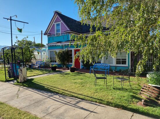 Hotel California, aussergewöhnlich, toll wenn man sowas mag, so wie wir.