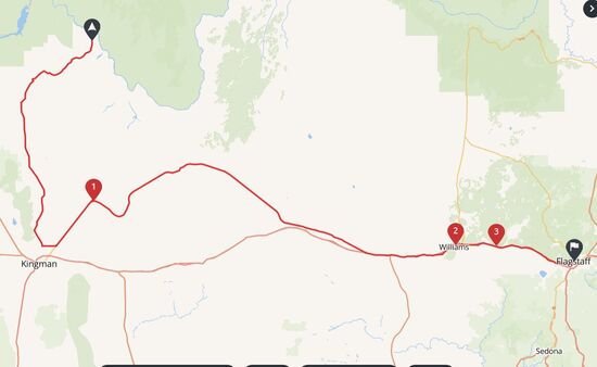 Unglaublich lange Highways durch einsame Gegenden.