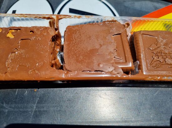 Heute war es echt heiß, das baben die Schockokekse zu spüren bekommen.