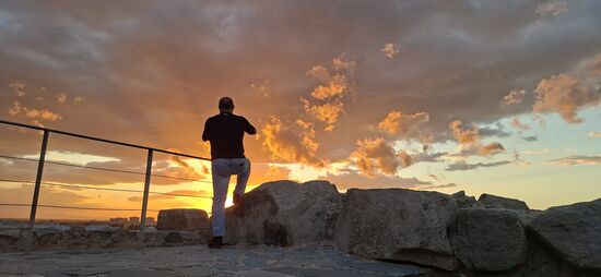 Sonnenuntergang am Nebet Tepe, eine Burgruine hoch über der Stadt.