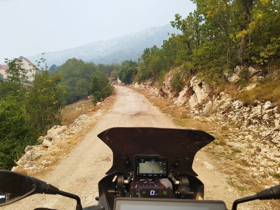 Üble Strecke im Gebirge, 26 Kilometer..
