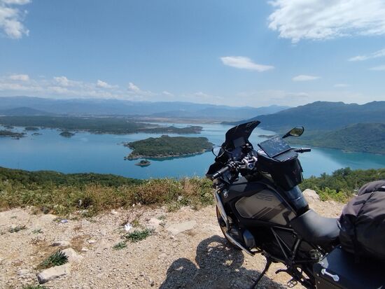 Die Bucht von Kotor von der anderen Seite.