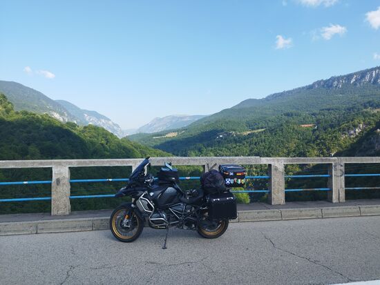 Parken auf der Tara Brücke, möglich, aber ein Verkehrschaos ist auch möglich.