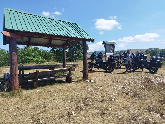 Aussichtspunkt auf dei Tara Schlucht, eigentlich wollten wir hier köcheln und Essen, leider war es zu windig.