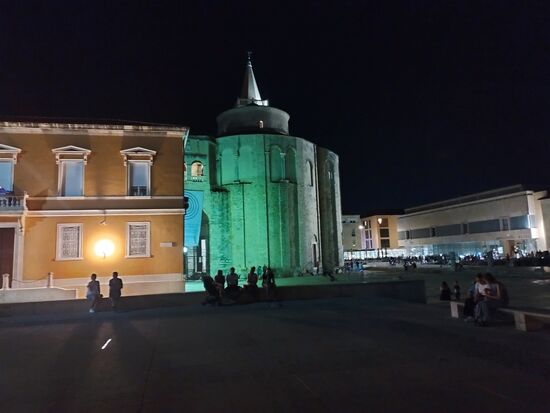 Altstadt Beleuchtung in Zadar.