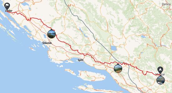Mostar-Zadar, 338 Kilometer.
Am vorletzten Tag die meisten Kilometer, aber egal Zadar ist es Wert. Wieder übel warm (geiiilll), kleinste Hinterlandstraßen, viel Kilometer.