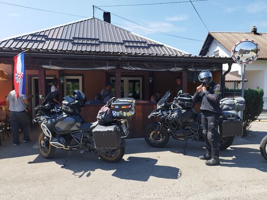 Letzte kleine Kaffepause kurz vor Otocac.