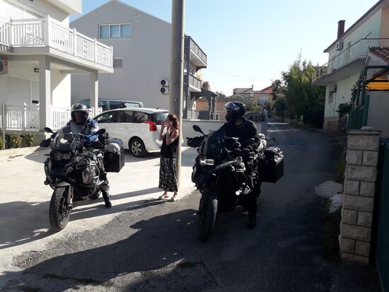 Abfahrt am Morgen, nach einem schönen Frühstück mit Clara und Ihrem Mann.