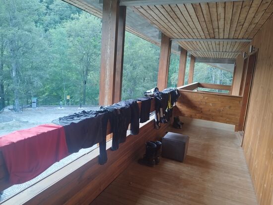 Kleidung trocknen, vom Schwitzen.