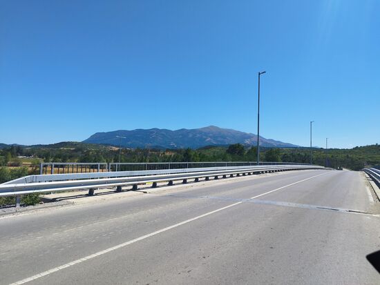 Top Wetter endlose Straßen mit unglaublich vielen Kurven.