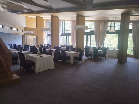 Leider waren zu dem Zeitpunkt, als wir dort waren nur 11 Betten von ca. 250 Betten belegt. Obwohl, eigentlich war es gut so, wir hatten das gesamte Hotel mit Personal fast für uns alleine.