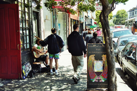 Ein anderer Stadtteil mit Plattenläden ist Haight-Ashbury.