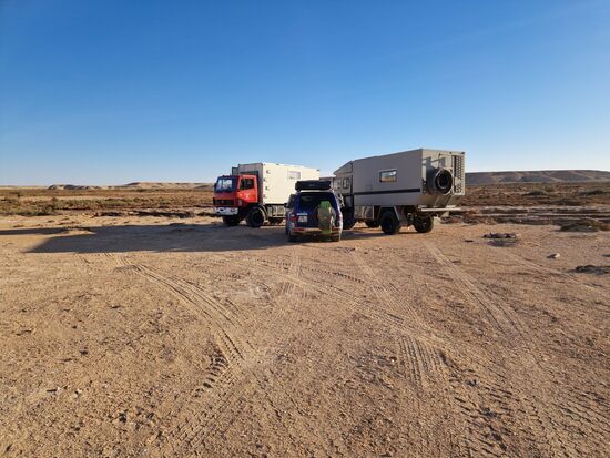 Wir waren in netter Gesellschaft von zwei weiteren Reisenden mit ihren Trucks, die wir bereits auf dem Hinweg getroffen hatten.