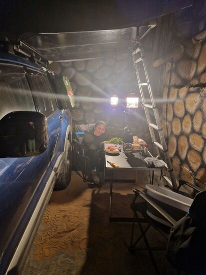 Der Campground in Sidi Kaouki - da es sehr voll war, mussten wir uns mit dem begnügen, was noch frei war.