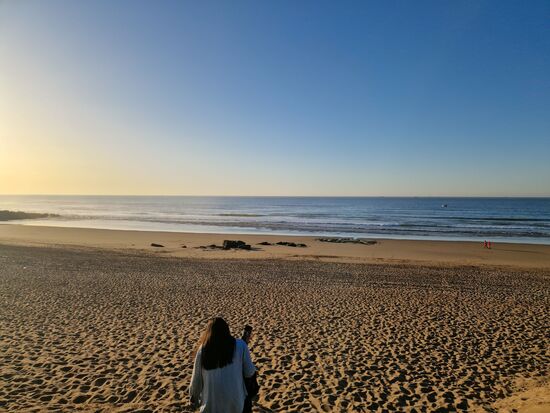 Der schöne Strand findet sich direkt hinter dem Campingplatz, ein direkter Zugang vom Campingplatz ist vorhanden