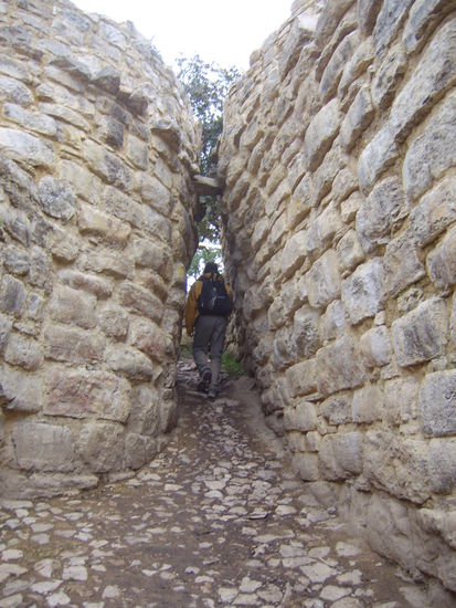 Und schon wartet hinter der Ecke ein Chachapoya mit gespanntem Bogen...