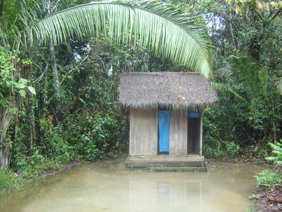 Das Klohäuschen nach einem halben Tag Regen