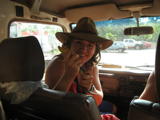 Crocodile Lisi Dundee auf dem Weg in den Kakadu NP