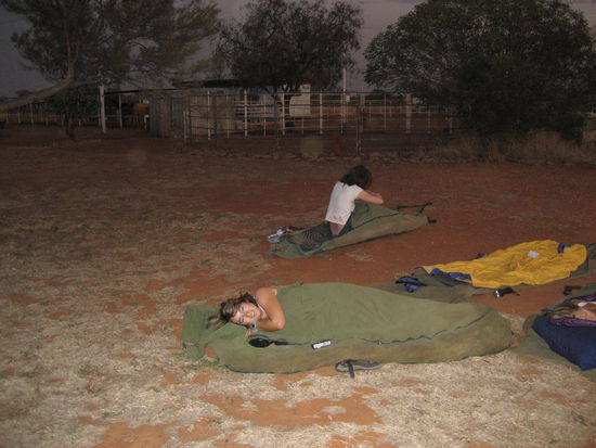 schlafen in sogennanten SWAGS unterm Sternenhimmel