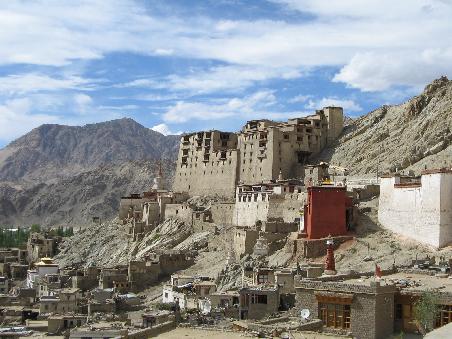 Palace in Leh- diese Architektur inspieriert 50 Jahre spaeter Potala in Lhasa
