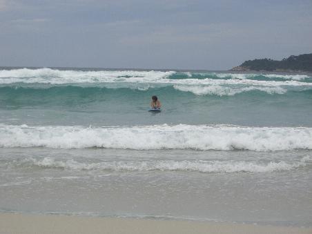 nach der perfekten Welle
Vielleicht der Beginn einer grossen Surfkarriere?