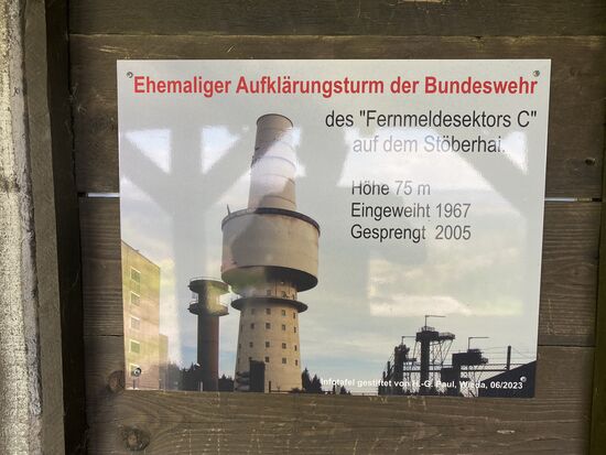 Und zur Zeiten der Teilung einen Abhörturm der Bundeswehr.