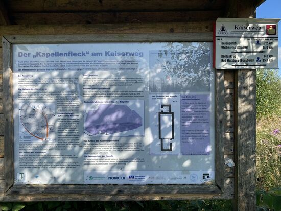 Wir empfinden es schon mit dem Rad eine lange Strecke bis hierher. Wie muss das erst um 1300 herum gewesen sein. Zu Fuß oder mit dem Pferd. Ohne Navi. Ohne Telefon.