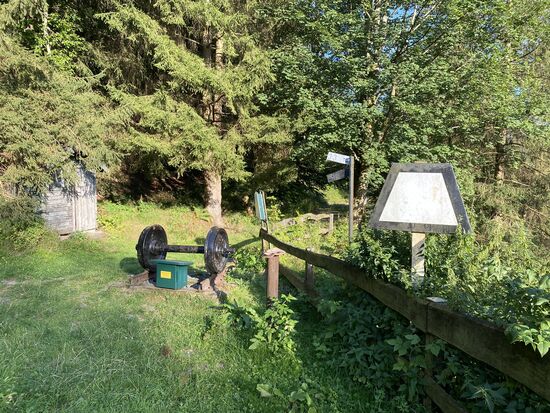 Hier waren bis 1963 die Schienen gelegen.