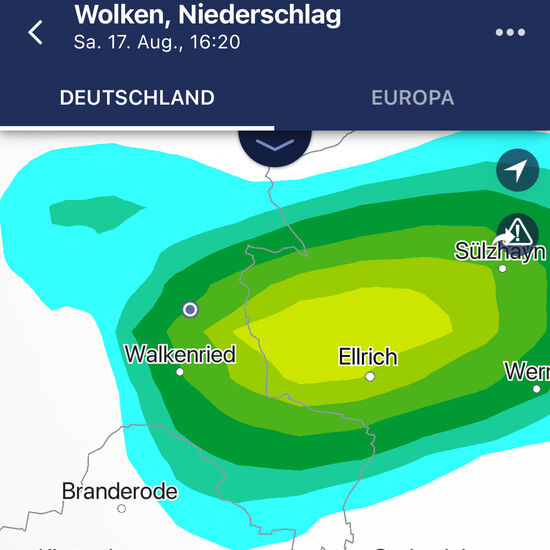 Dann fing es doch an zu regnen. Glücklicherweise ziehen die Regenwolken nach rechts weg.