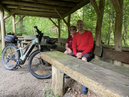 Dann ist sogar Zeit, das Handy so zu positionieren, dass ein Foto mit Selbstauslöser möglich ist.