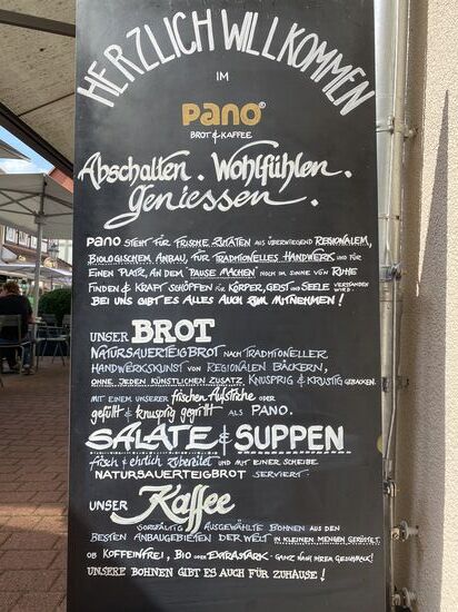 Die Brote, Aufstriche und Sandwiches sind ein Traum. Muss man unbedingt probiert haben. Der Service ist die „Kirsche auf der Torte“. Wir haben die Gastfreundschaft voll ausgekostet.