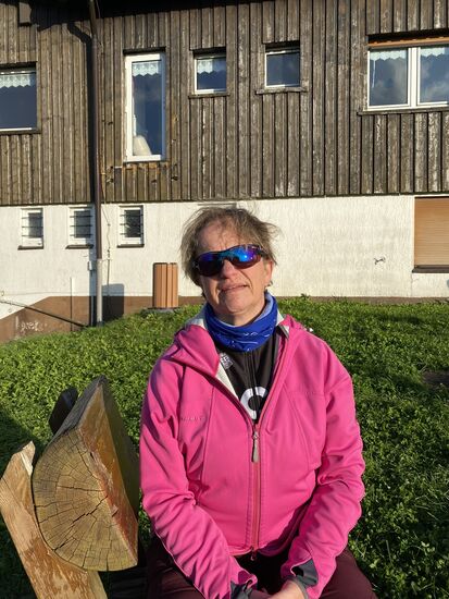 Mehr lächeln war aus Steffi nicht herauszukitzeln. Wird sicherlich am Fotografen gelegen haben. Auf jeden Fall war sie gut gelaunt.