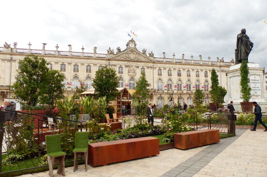Place Stanislas: Hotel de Ville und Statue des Namensgebers des Platzes, Stanislaus Leszcynski,