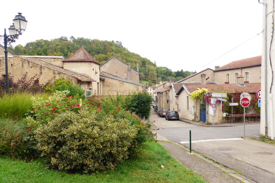 Wenn man ein paar Kilometer das Tal des Flusses Gorzia hinauffährt, erreicht man den historischen Ort Gorze.