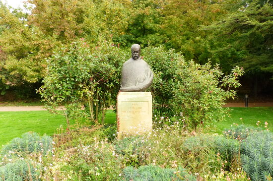 Büste des 1844 in Metz geborenen Lyrikers Paul Verlaine am Jardin d` Esplanade