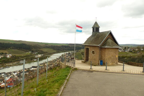 Kapelle auf dem "Köppchen" oberhalb von Wormeldange