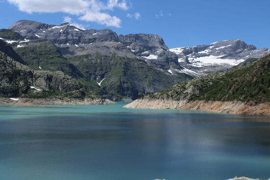 Blick auf den Stausee vom Damm